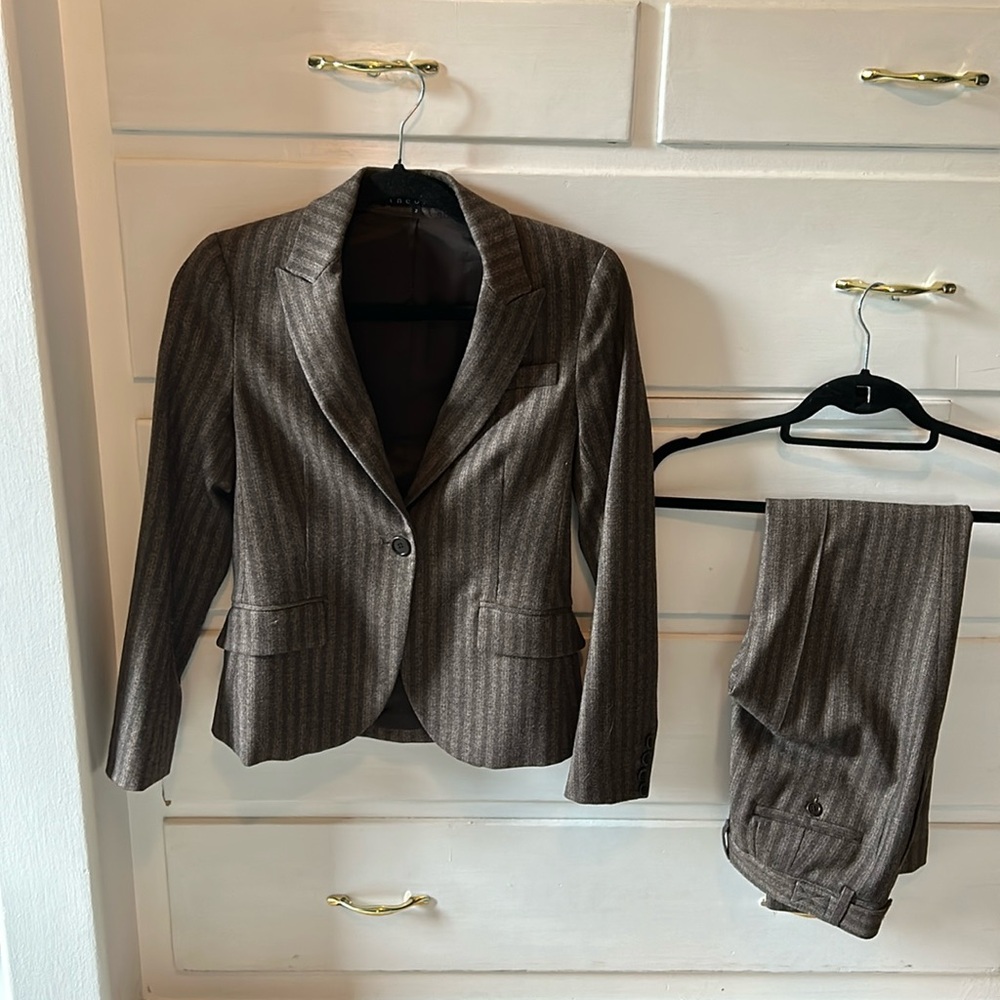 Theory brown stripped suit